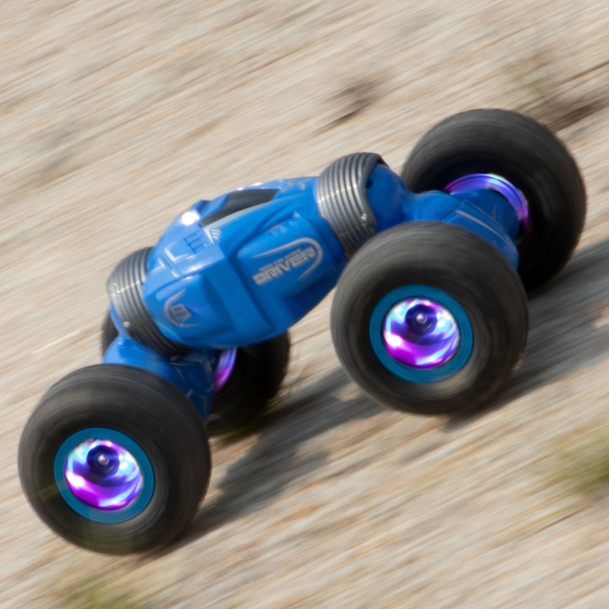 Deformable Four-wheel Drive Intelligent Remote Control Vehicle With Light - Image 2