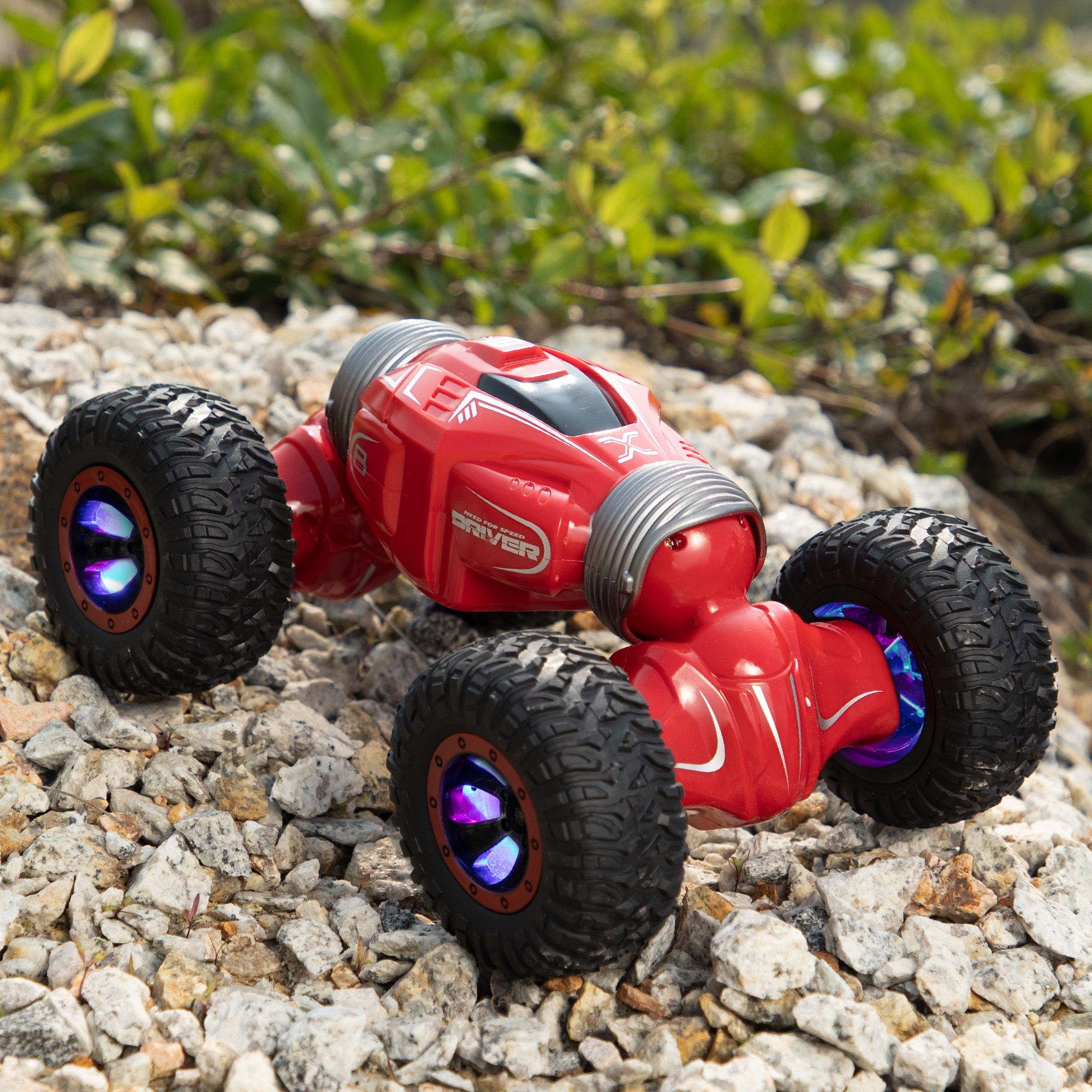 Deformable Four-wheel Drive Intelligent Remote Control Vehicle With Light - Image 6