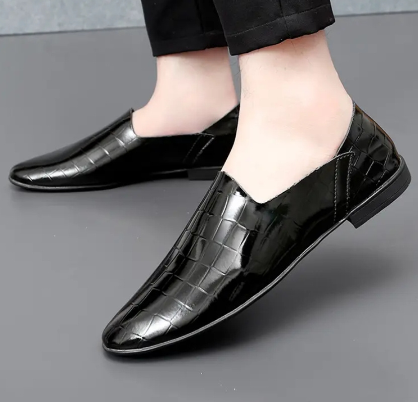 Bright men's beanie shoes Soft leather loafers slip-on casual shoes Fashion comfortable men's shoes - Image 3